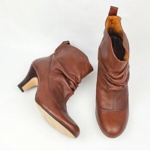 Steve Madden Betsey leather ankle bootie size 10